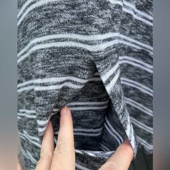 Urban Outfitters | Kangaroo Pocket | Gray/White |‎ Striped | Hoodie | Size XS/S - Picture 2 of 6